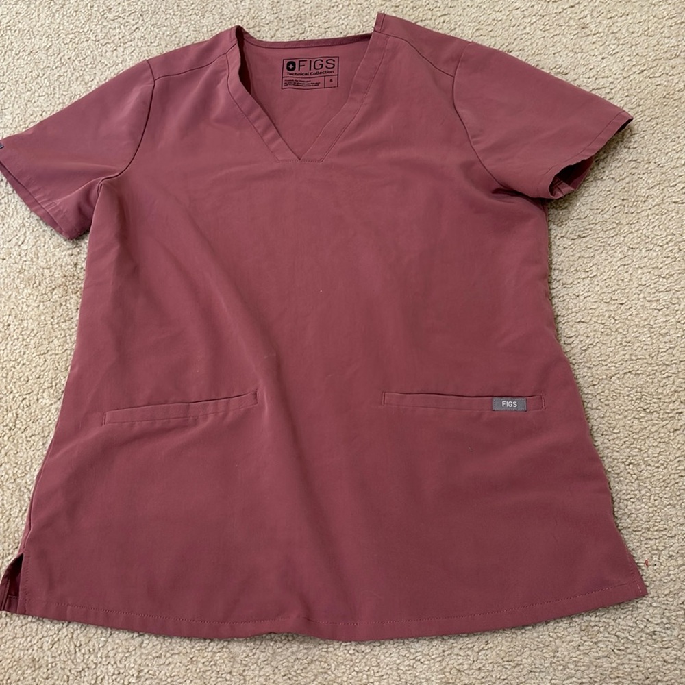 Figs scrub top
